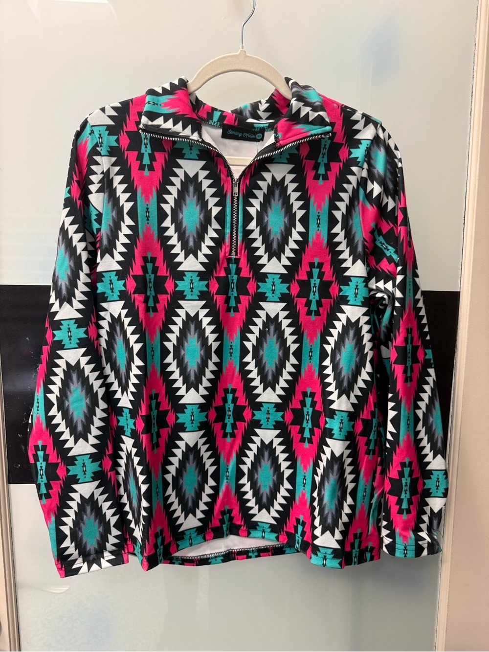 Women’s Geometric Quarter-Zip Pullover Hoodie in Teal & Pink